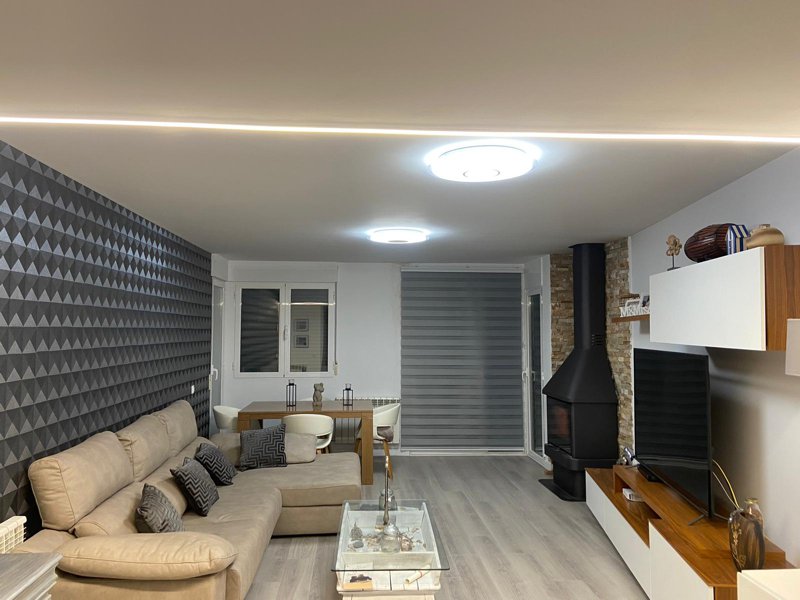 Salón decorado por "A pie de obra integral"